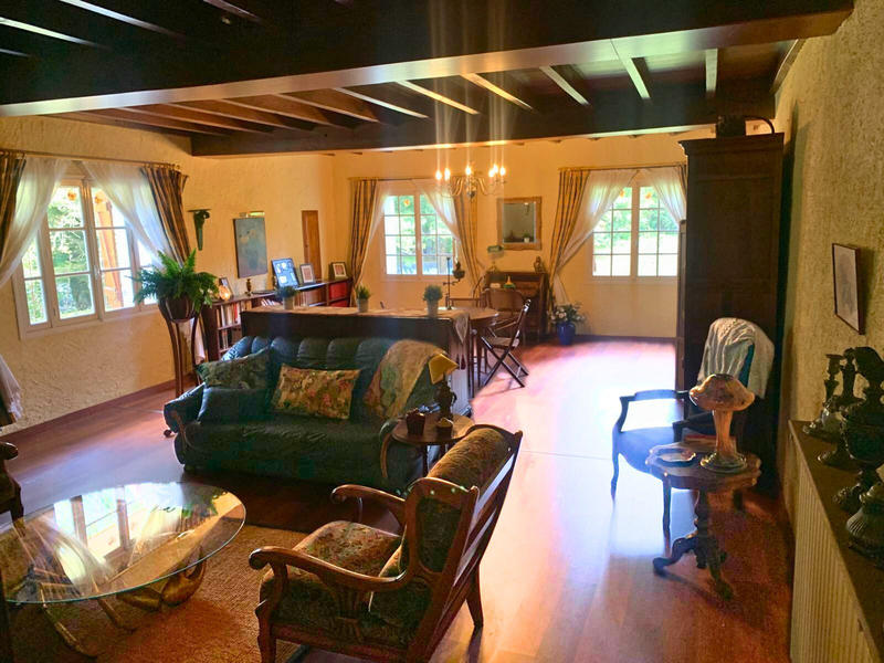 Maison traditionnelle - 184 m² - 6 pièces