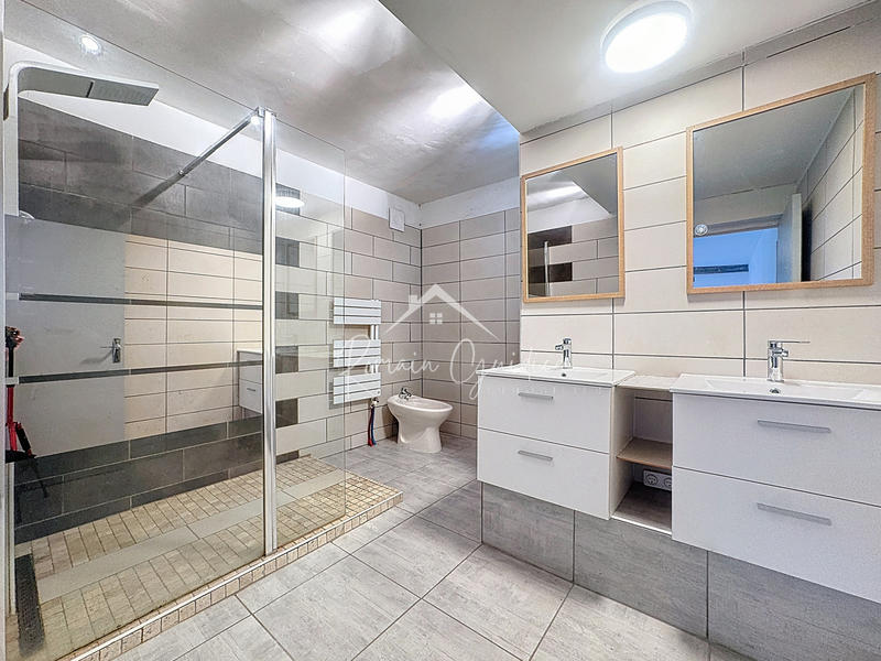 Maison - 141 m² - 6 pièces