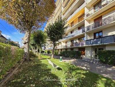 Appartement - 101 m² - 5 pièces