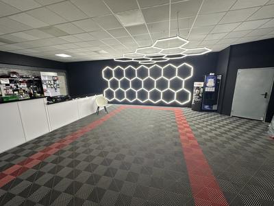 Fonds de commerce - 1 100 m²