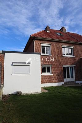 Maison - 93 m² - 5 pièces