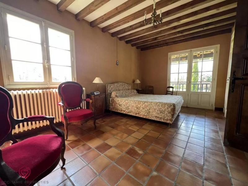 Propriété - 227 m² - 7 pièces