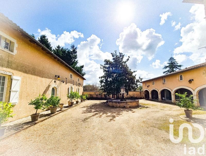 Maison - 284 m² - 10 pièces