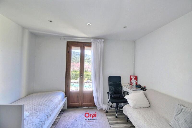 Maison - 111 m² - 4 pièces