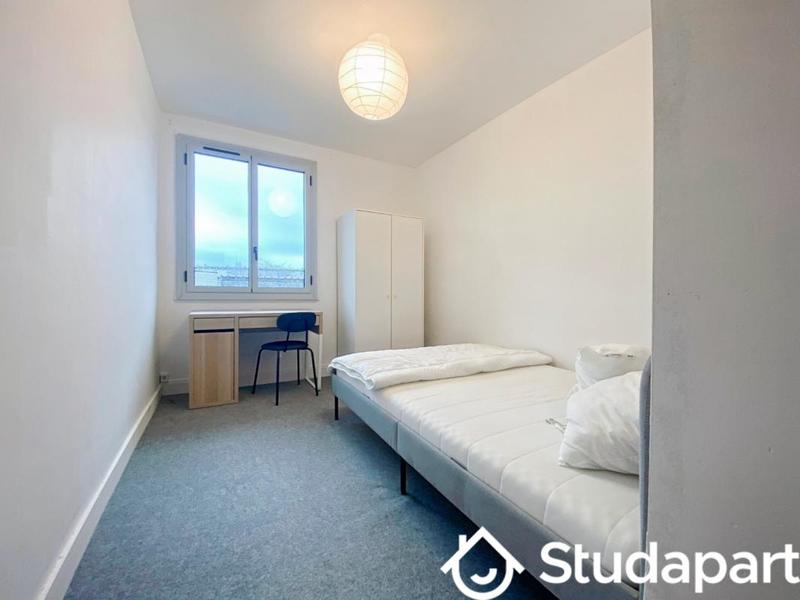 Chambre - 11 m² - 1 pièce