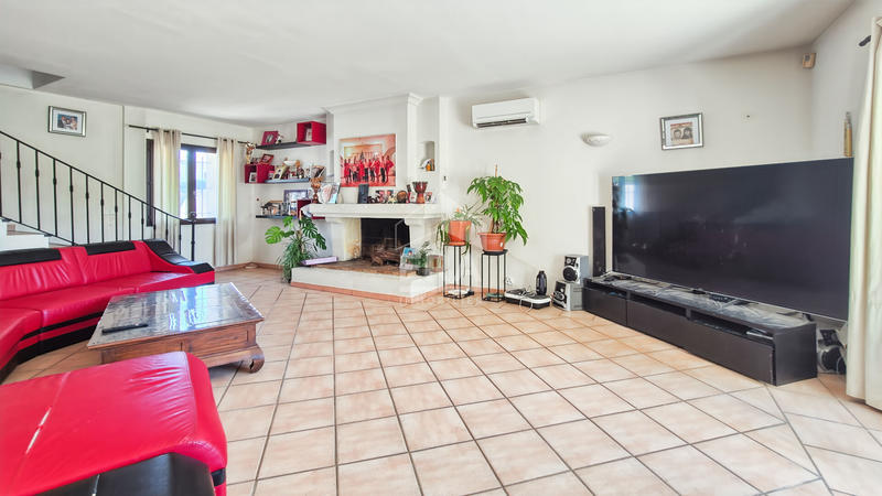 Maison - 385 m² - 12 pièces