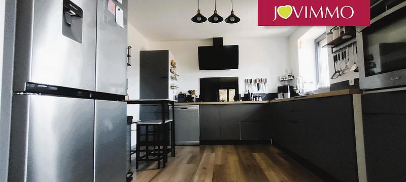 Maison - 234 m² - 8 pièces