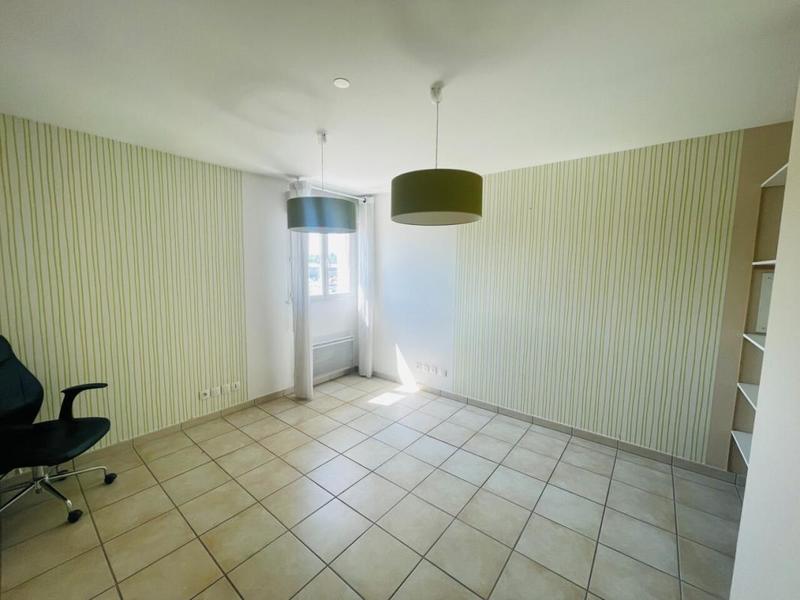 Bureau - 47 m² - 2 pièces