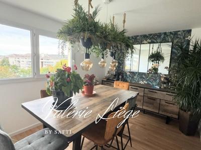 Appartement - 120 m² - 7 pièces