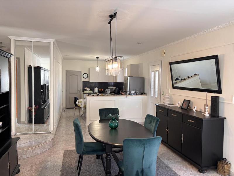 Maison - 140 m² - 5 pièces