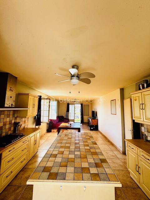 Pavillon - 200 m² - 6 pièces