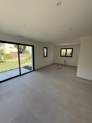 Maison - 94 m² - 4 pièces