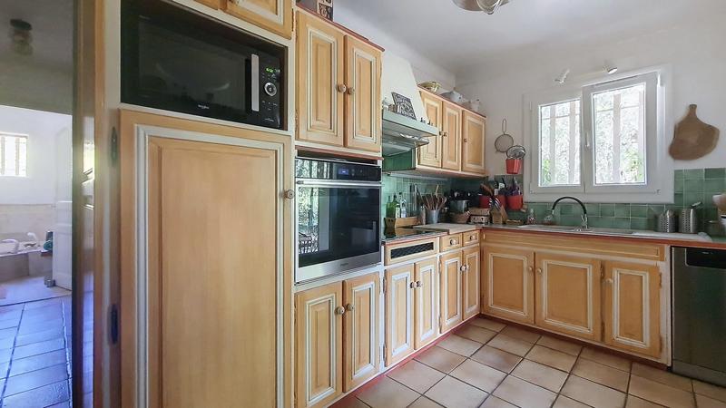 Maison traditionnelle - 169 m² - 6 pièces