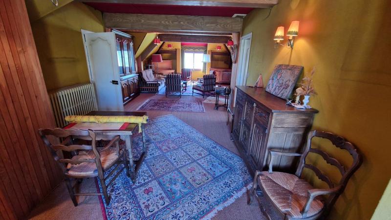 Maison - 319 m² - 9 pièces