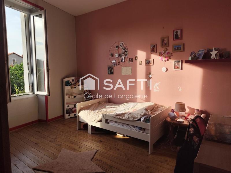 Maison - 210 m² - 6 pièces