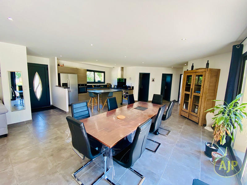 Maison - 145 m² - 5 pièces