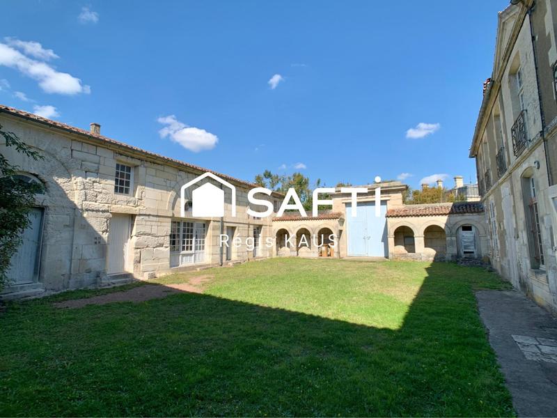 Maison - 480 m² - 10 pièces