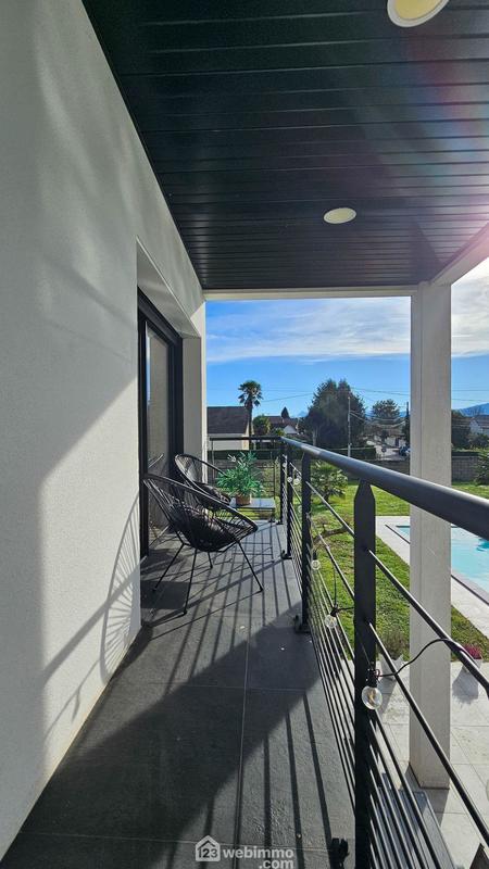 Villa - 165 m² - 8 pièces