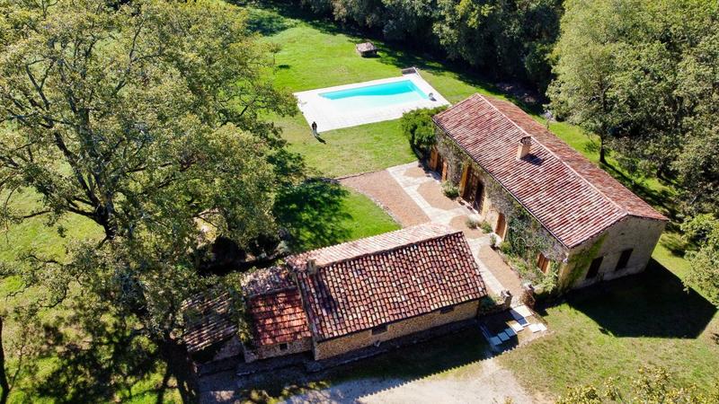 Propriété - 105 m² - 4 pièces