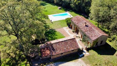 Propriété - 105 m² - 4 pièces