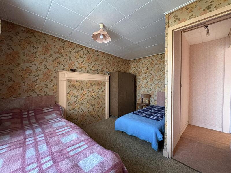 Maison - 214 m² - 11 pièces