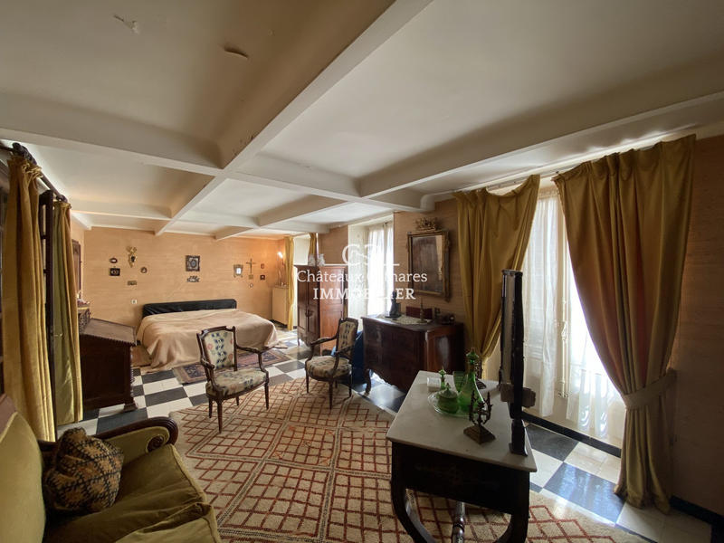 Maison ancienne - 337 m² - 10 pièces