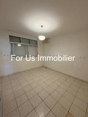 Maison - 262 m² - 8 pièces