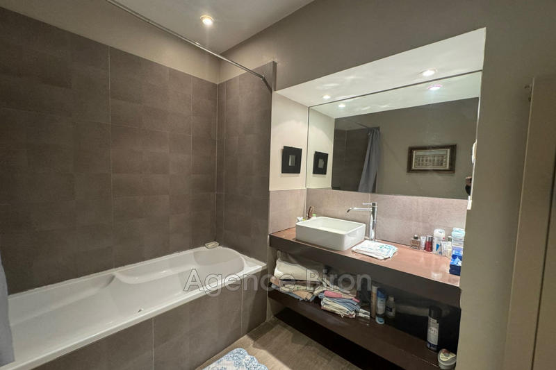 Appartement - 85 m² - 3 pièces