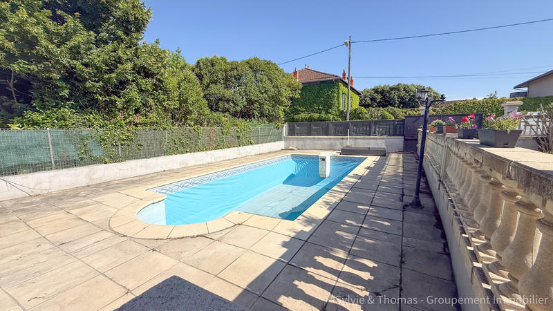 Maison - 181 m² - 5 pièces