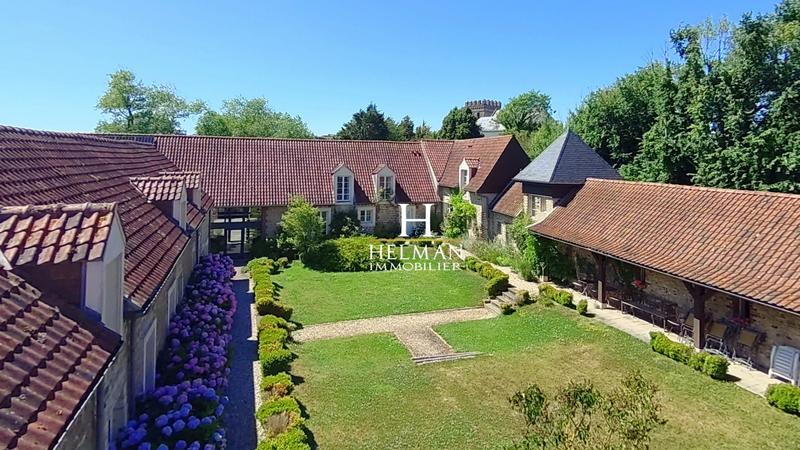 Maison - 468 m² - 10 pièces