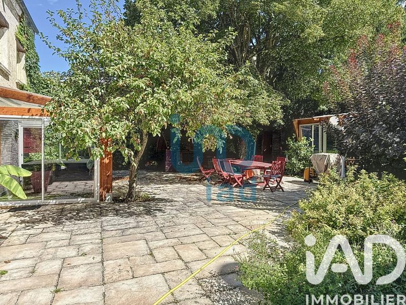 Maison - 361 m² - 8 pièces