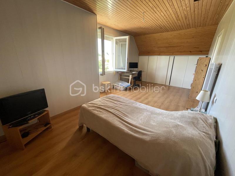 Maison traditionnelle - 175 m² - 8 pièces