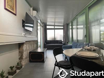 Chambre - 12 m² - 1 pièce