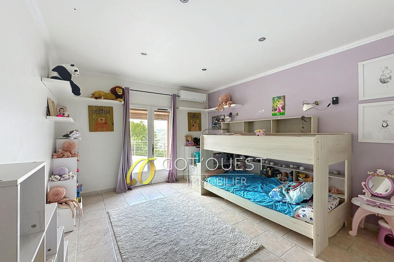 Maison - 226 m² - 6 pièces