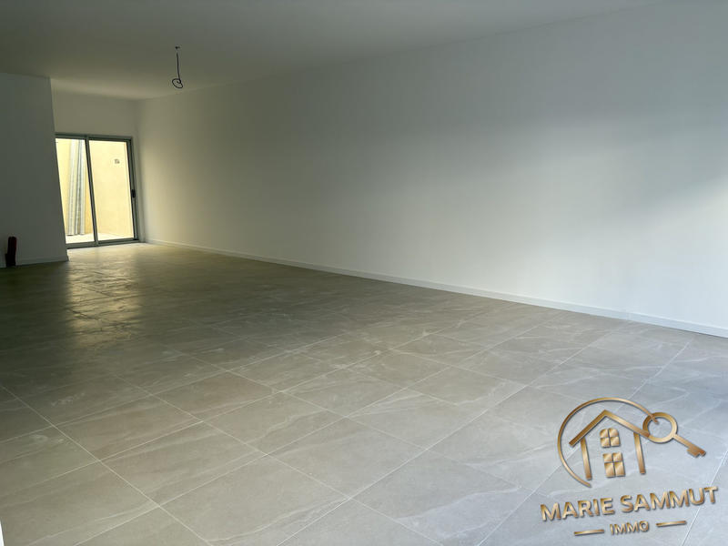 Local commercial - 73 m² - 1 pièce