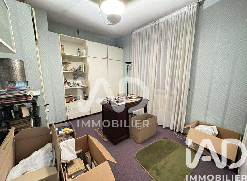 Maison - 250 m² - 8 pièces