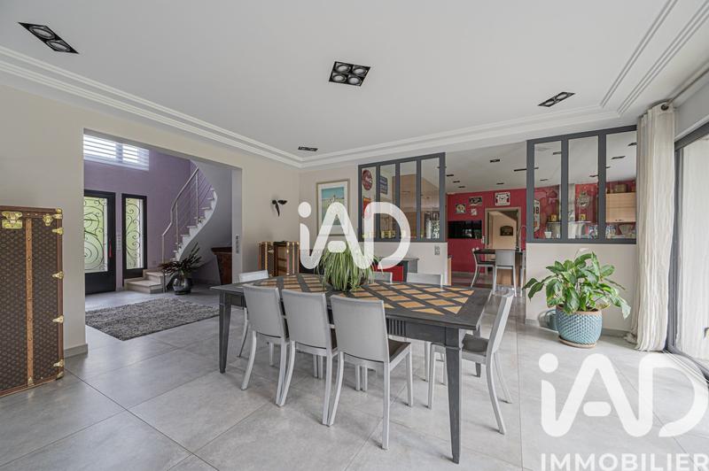 Maison - 527 m² - 9 pièces