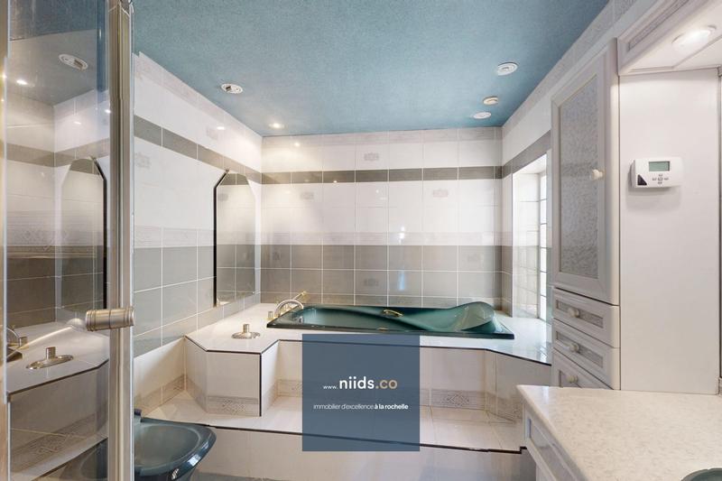 Appartement - 165 m² - 5 pièces