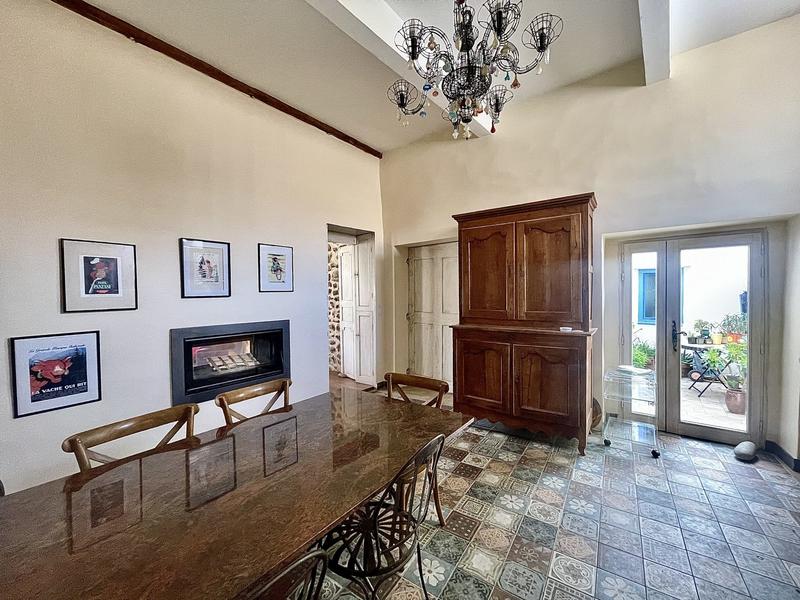 Maison - 406 m² - 8 pièces