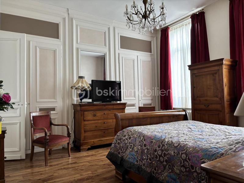 Maison bourgeoise - 252 m² - 10 pièces