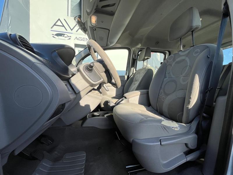 Renault Kangoo 1.5 DCi 85 Ch Clim/Bluetooth/Attelage *Distribution effectuée pour la vente