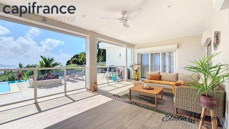 Propriété - 305 m² - 7 pièces