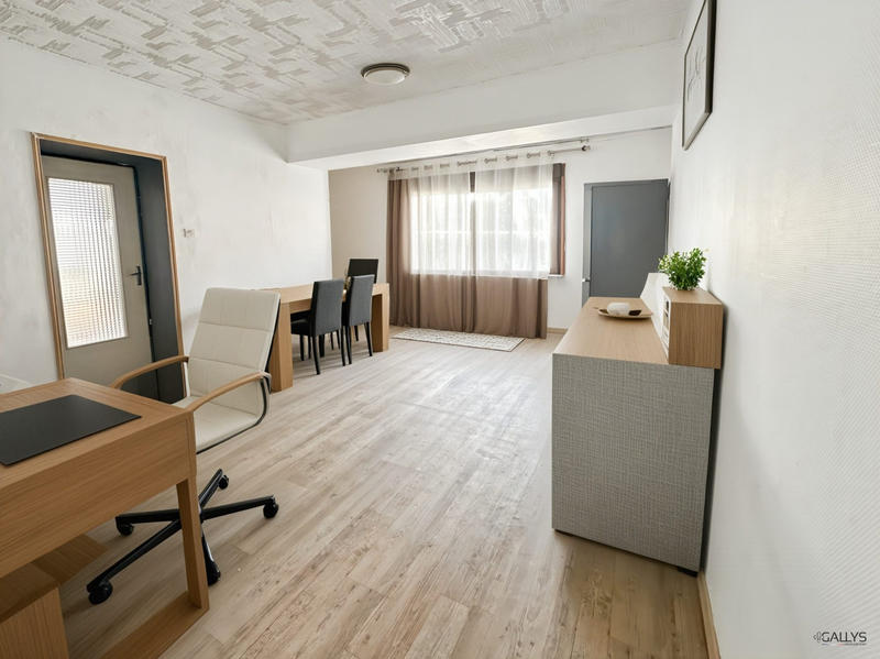 Appartement - 90 m² - 5 pièces