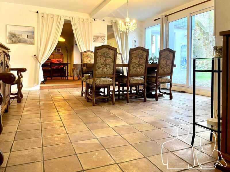 Maison ancienne - 263 m² - 11 pièces