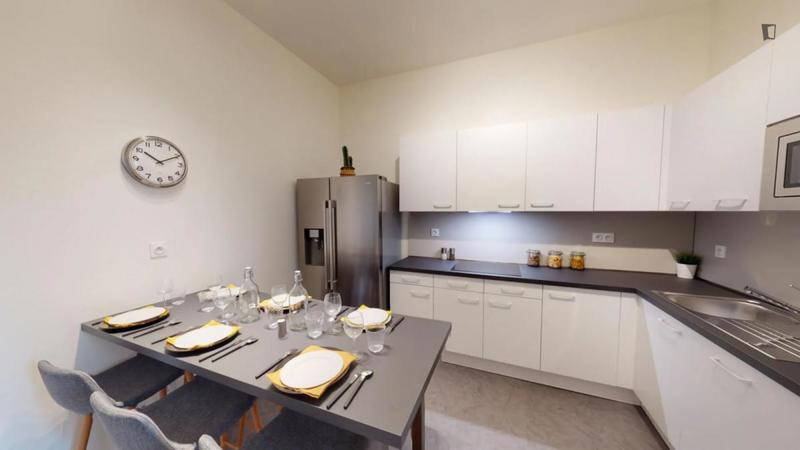 Chambre - 9 m² - 5 pièces