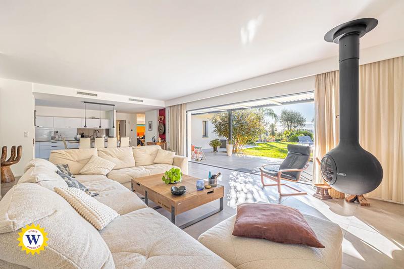 Maison - 194 m² - 5 pièces