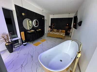 Villa - 262 m² - 6 pièces