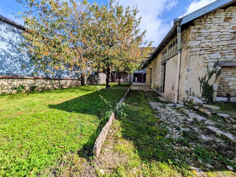 Maison - 205 m² - 5 pièces