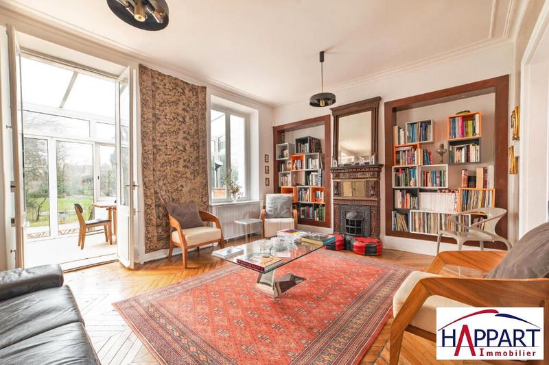 Maison - 230 m² - 10 pièces