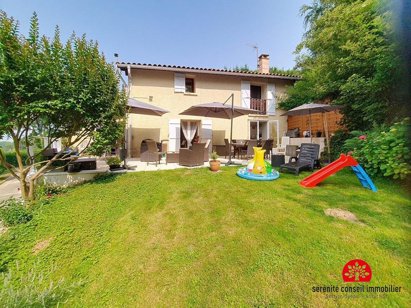 Maison - 275 m² - 8 pièces